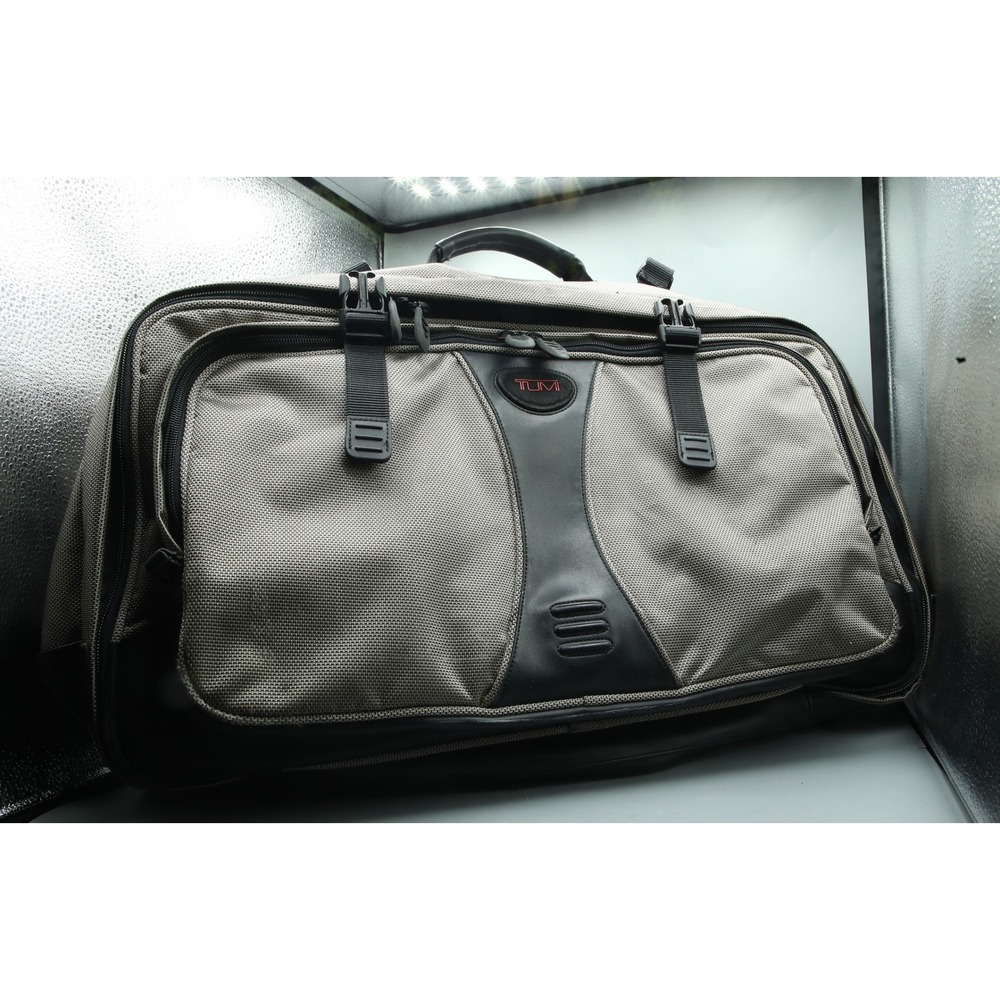Tumi T2 Ballistic Nylon Convertible Duffel Backpack Tan Black Bag W/Keychain
